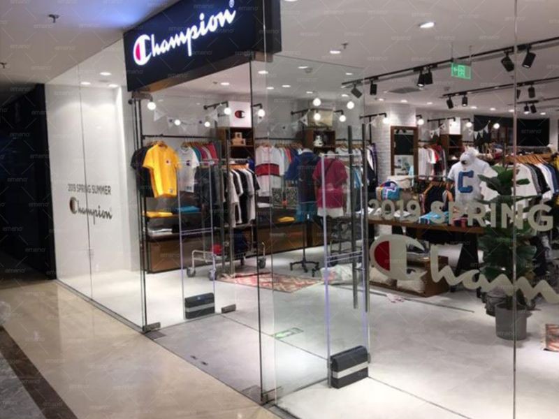 AM9800 tøj tyverisikring installeret i Champion Clothing Store